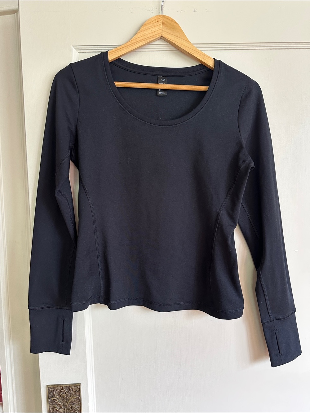 GAP Black Long-Sleeve Scoop Neck Top